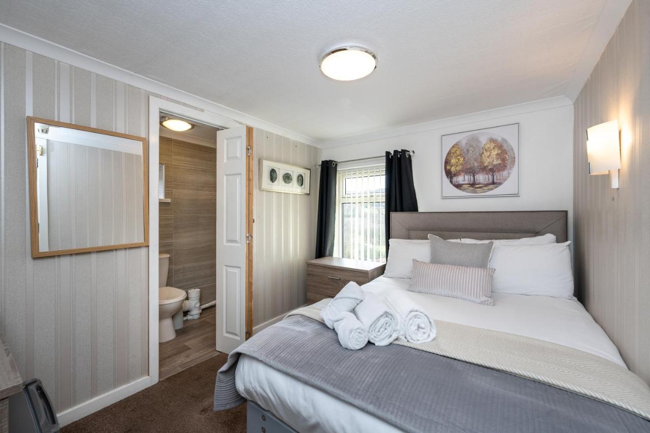 The New Lodge Pontardawe 외부 사진