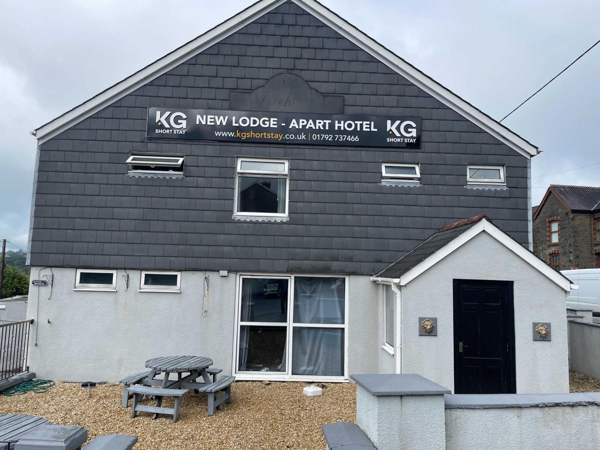 The New Lodge Pontardawe 외부 사진
